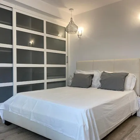 Windsor Apartment *